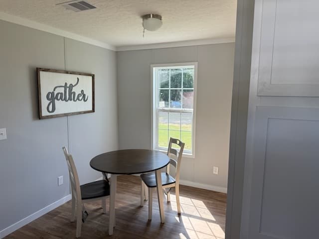 Iron Ranch 16763A — interior