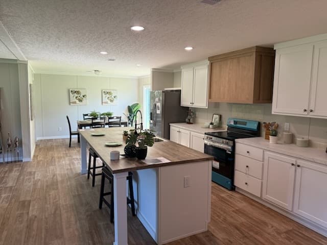 Iron Ranch 28563A — interior